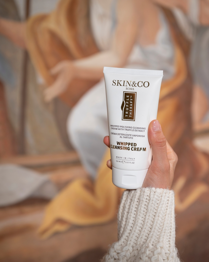 Valomasis veido pienelis / Truffle Therapy Wipped Cleansing Cream