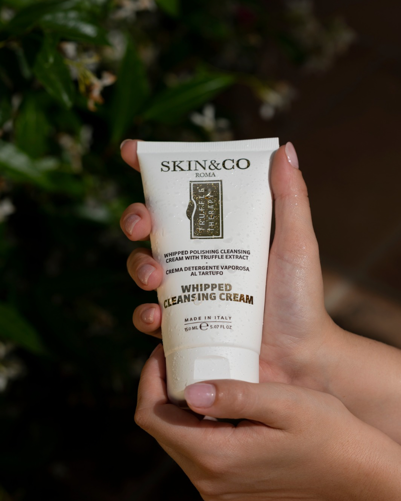 Valomasis veido pienelis / Truffle Therapy Wipped Cleansing Cream