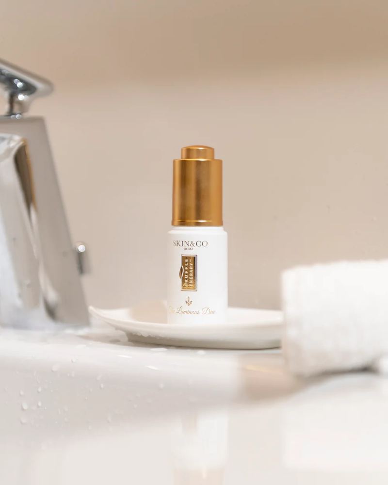 Serumas paakių zonai / Truffle Therapy Luminous Dew Eye Serum