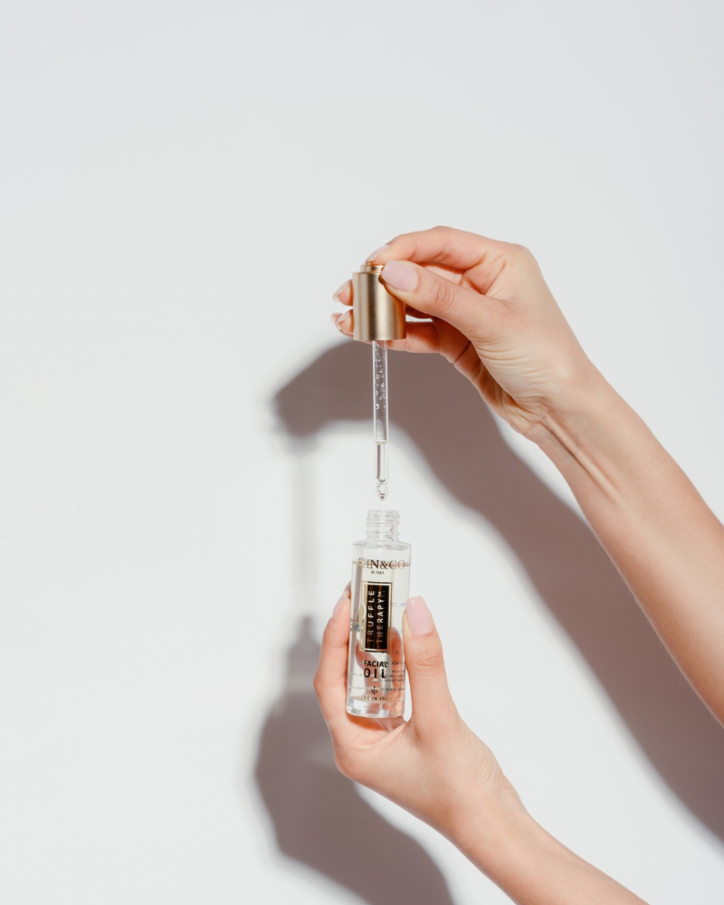 Juodųjų trumų veido aliejus „Ultra Pure“/ Truffle Therapy Ultra Pure Facial Oil