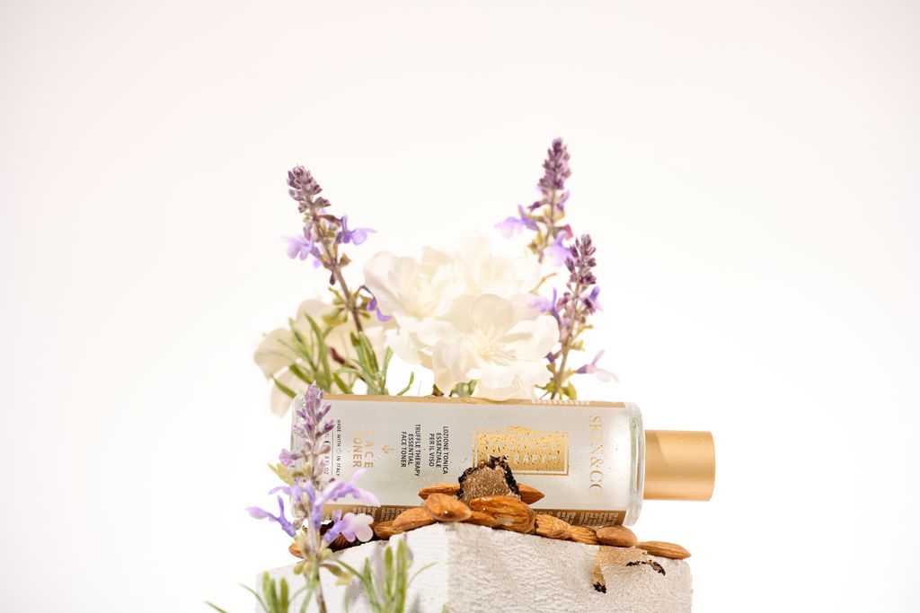 Veido tonikas su juodaisiais trumais (riboto leidimo 75 ml pakuotė) / Truffle Therapy Face Toner Limited Edition