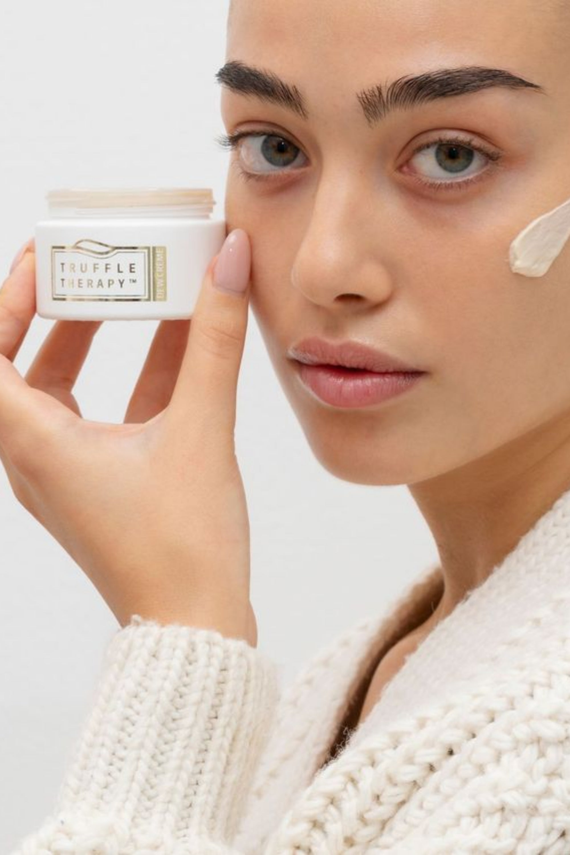 Drėkinamasis dieninis veido kremas / Truffle Therapy Dew Creme