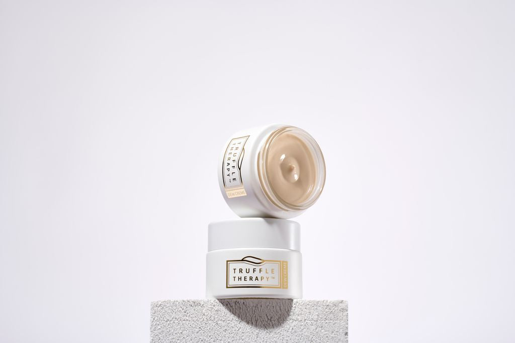 Drėkinamasis dieninis veido kremas / Truffle Therapy Dew Creme